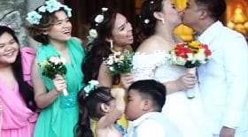 enfants d'honneur s'embrassent bisou mariage