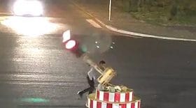 feu de signalisation arraché démoli