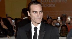 joaquin-phoenix-joker-film-todd-philipps-premières-images