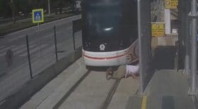 homme fauché tramway
