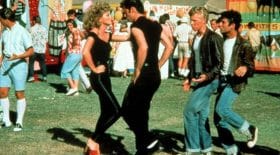 grease-comedie-musicale-cinema-écran-karaoké