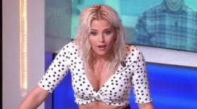 Kelly Vedovelli remonte les bretelles à Cyril Hanouna
