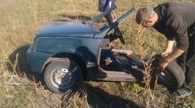 Ce garagiste russe va parvenir à faire remarcher cette voiture...