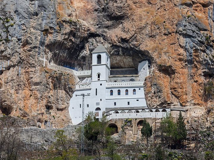monastère