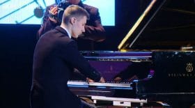 pianiste prodige sans doigts