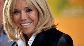 Brigitte Macron souriante