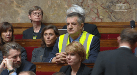 jean lassalle gilet jaune assemblee