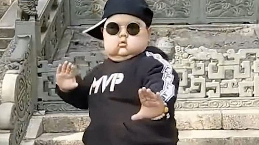 Petit Bouddha Devient Une Star Des Reseaux Sociaux Pour Payer Son Traitement