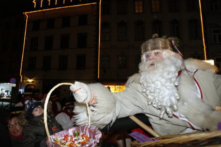 Slovénie papa noël blanc