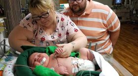 bébé 6,7 kilos record poids lourd