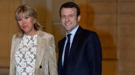 Un baiser immortalisé entre Emmanuel Macron et Brigitte durant un voyage en Amérique Latine