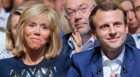 brigitte-emmanuel-marcron-élysée-moquette