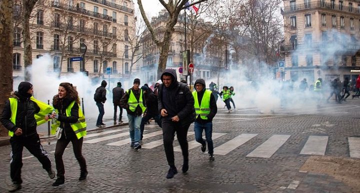 Le gouvernement appelle les Gilets jaunes au calme