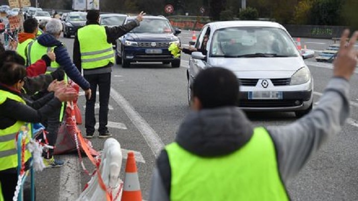 Gilets-jaunes-décède-percuté-camion-manfestation