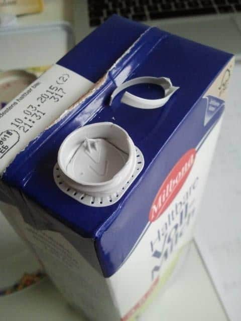 brique de jus mal ouverte