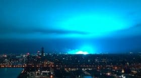 Une lumière bleue