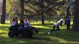mannequin catapulte tournage pub Nissan