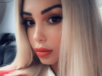 Nabilla annonce sur Instagram la mise en vente de sa collection de lipsticks