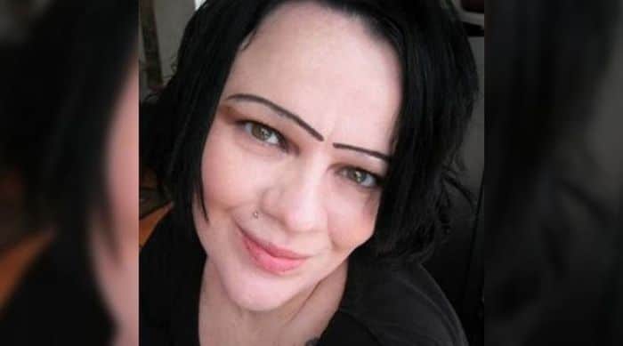 sourcils étranges