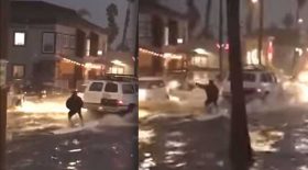 surf sur la route inondée