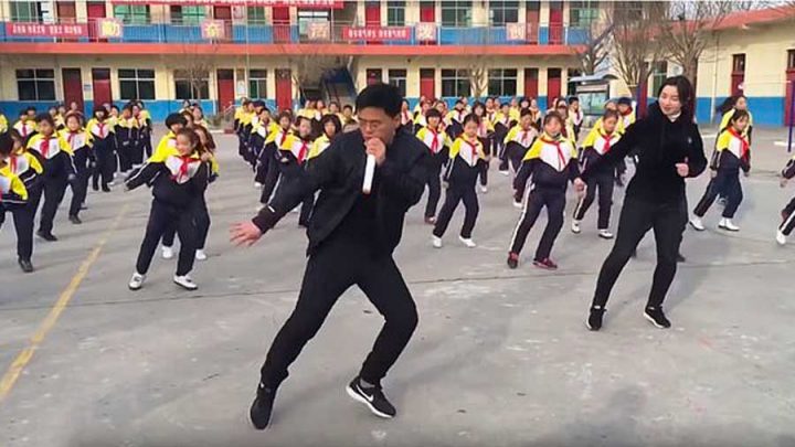 danse synchronisée à l'école