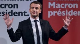 emmanuel-macron-immitation-rire-proches-nouvel-an