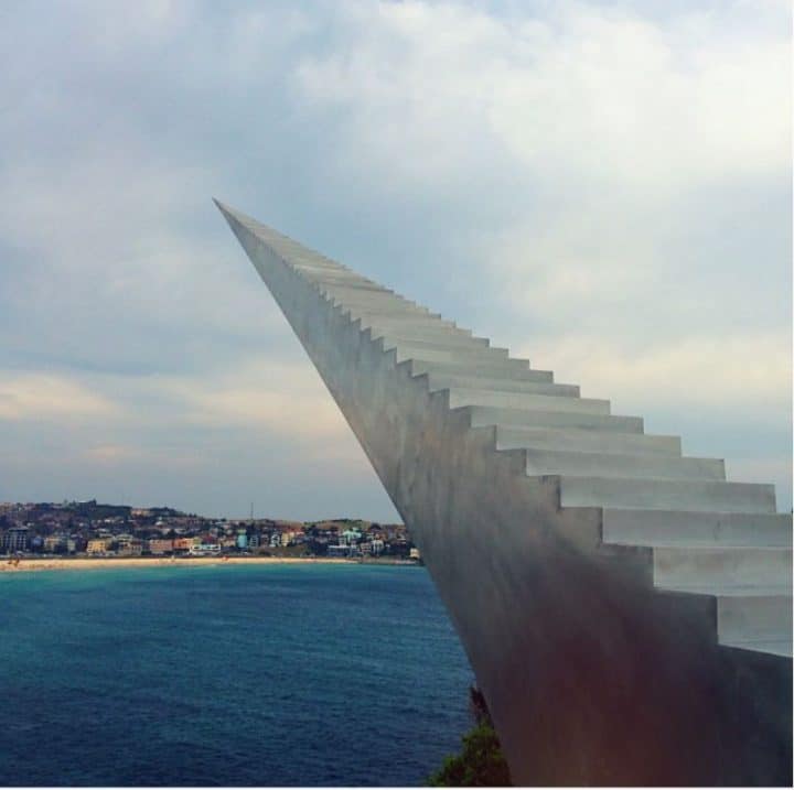 sculpture escaliers infinis