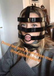 Laura Smet créé la surprise avec son masque SM Sur Instagram 