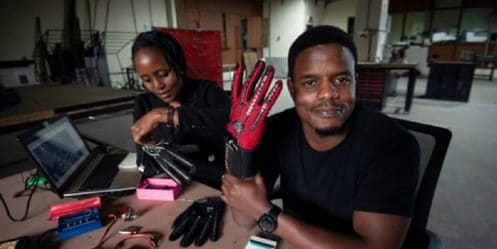 gants-tradution-langue-des-signes-innovation