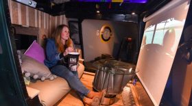 hélicoptère transformé en home cinema