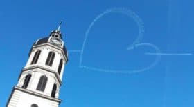 Lyon skywriting