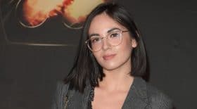 agathe-auproux-elle-chevauche-un-jet-ski-et-met-le-feu-aux-poudres-sur-instagram