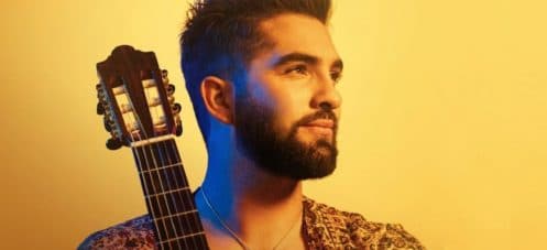 kendji-girac-cette-photo-torse-nue-sur-un-bateau-qui-fait-fondre-la-gent-feminine