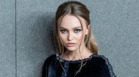 lily-rose-depp-photo-bikini-colle-serre-sexy-mannequin