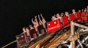 nudistes naturistes record montagnes russes