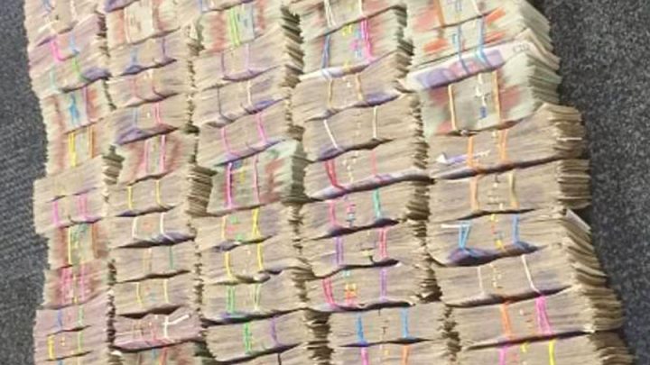 police découvre un demi-million de livres en cash