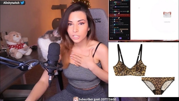 Alinity-Divine-twitch-vend-lingerie-usagée