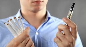 Les vapoteurs plus sujets aux problèmes cardiaques que les fumeurs