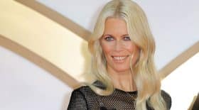 claudia-schiffer-en-lapine-coquine-sur-instagram-elle-donne-un-serieux-coup-de-chaud-a-ses-fans