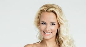 elodie-gossuin-bikini-au-bord-piscine-silhouette-de-reve-fait-carrement-chavirer-fans