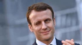 emmanuel-macron-fantomes-passe-qui-poussent-toujours-vouloir-plaire