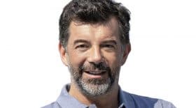 stephane-plaza-tres-bel-hommage-quil-rend-cette-star-paf-qui-la-lance