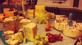 alerte-restaurant-de-fromage-a-volonte-debarque-en-france