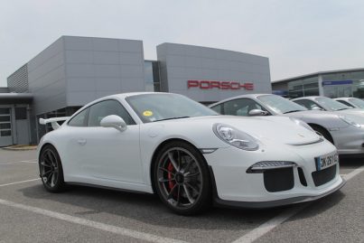 concessionnaire automobile