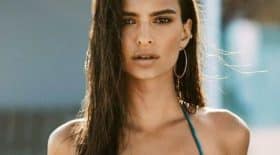 emily-ratajkowski-topless-finit-presque-montrer-poitrine-video