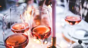 etre-paye-9000-e-pour-boire-du-rose-sur-instagram-ca-vous-tente