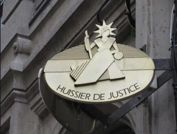 huissier de justice