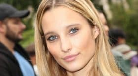 ilona-smet-bikini-naturel-pose-sans-maquillage