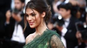 iris-mittenaere-ce-terrible-secret-quelle-cache-a-sa-mere-durant-son-annee-de-regne
