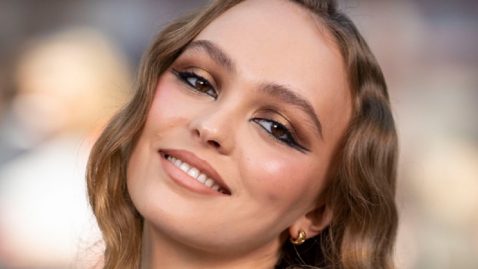 lily-rose-depp-se-devoile-soutien-gorge-fait-grimper-temperature-instagram